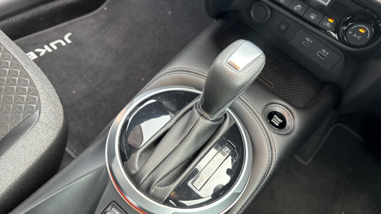 Nissan Juke 1.0 DiG-T N-Connecta 5dr DCT Petrol Hatchback